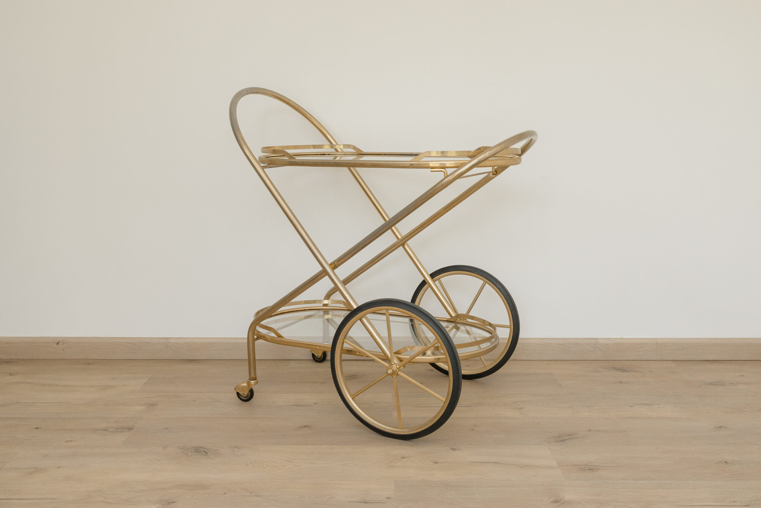 <div id="tc-link"><a href="https://pimpyourdream.fr/produit/desserte-georgia/">Desserte</a></div>